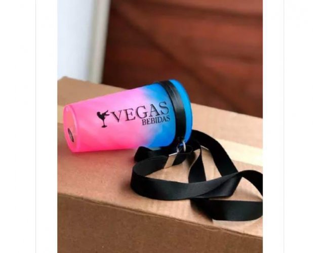 Copo com tirante personalizado